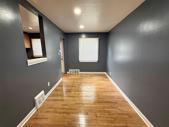3rd image of 9150 Saint Marys St