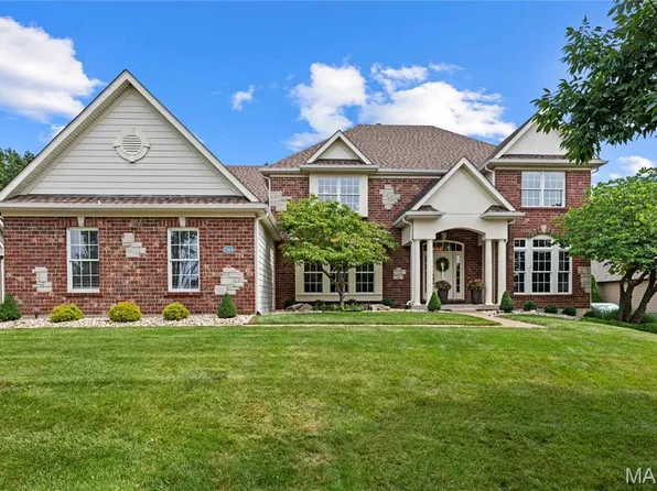 2366 Spring Mill Estates Dr, Saint Charles, MO 63303