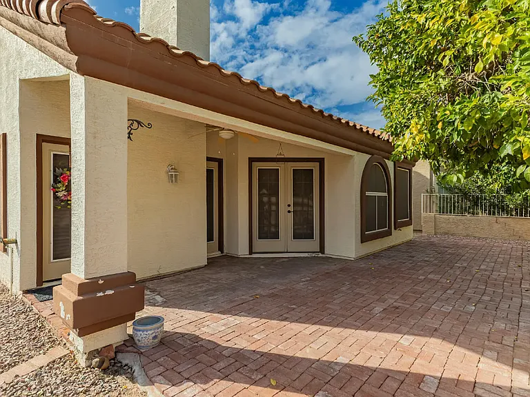 517 S Paradise Dr — Photo 22