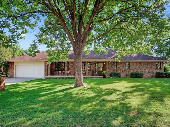 3913 Horton Trl, Urbandale, IA 50322