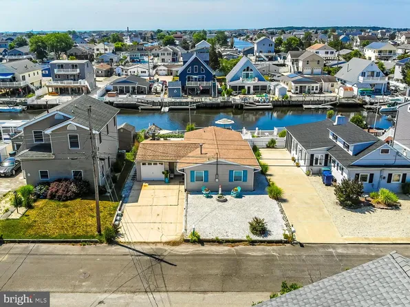 15 Lake Saint Clair Dr, Tuckerton, NJ 08087