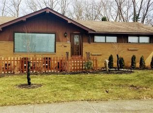 6875 Brandywine Rd, Parma Heights, OH 44130