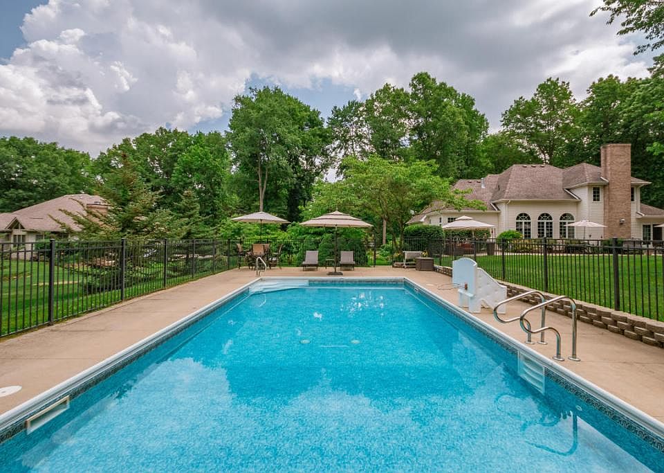 2nd image of 71206 Covington Bluff Ct
