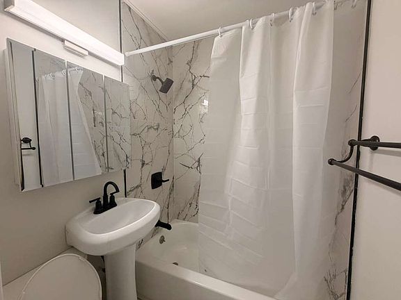 2nd image of 237 Davenport Ave #3A