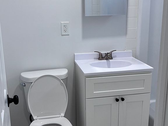 5th image of 505 Stuyvesant Ave APT 8