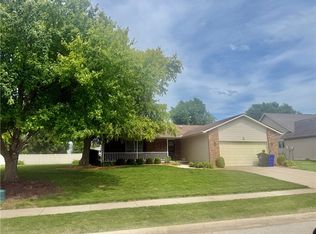 2920 Doral Ct, Decatur, IL 62521