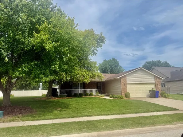 2920 Doral Ct, Decatur, IL 62521