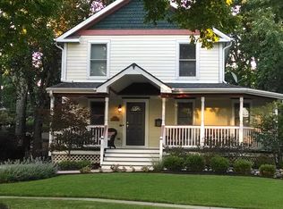 4633 Linscott Ave, Downers Grove, IL 60515