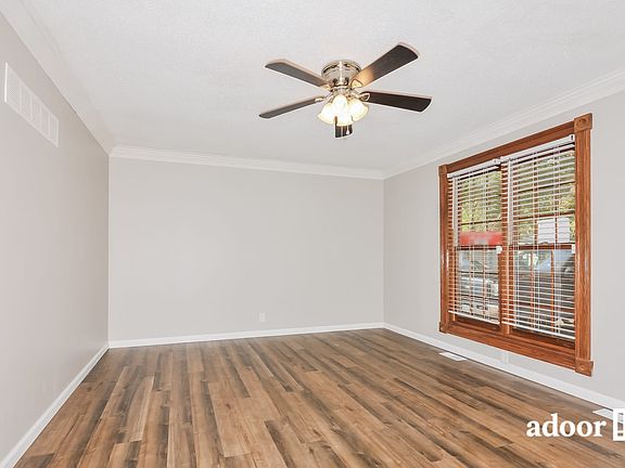 4th image of 540 Humes Ln