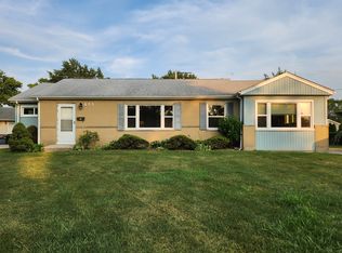 635 Illinois Blvd, Hoffman Estates, IL 60169
