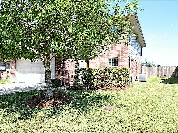 3rd image of 160 Easton Glen Ln