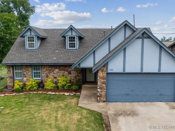 321 W 50th Pl, Sand Springs, OK 74063
