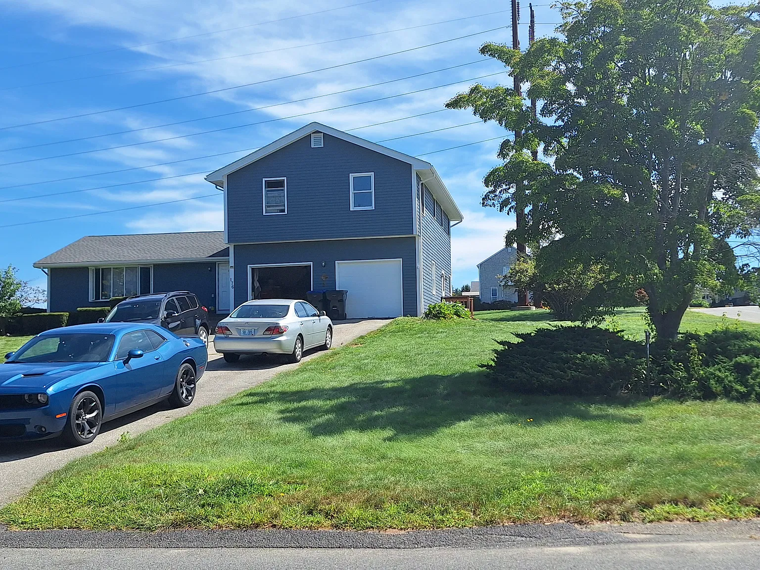 3 bed, 2.5 bath, 2016 sqft, $4,500 — Photo 2