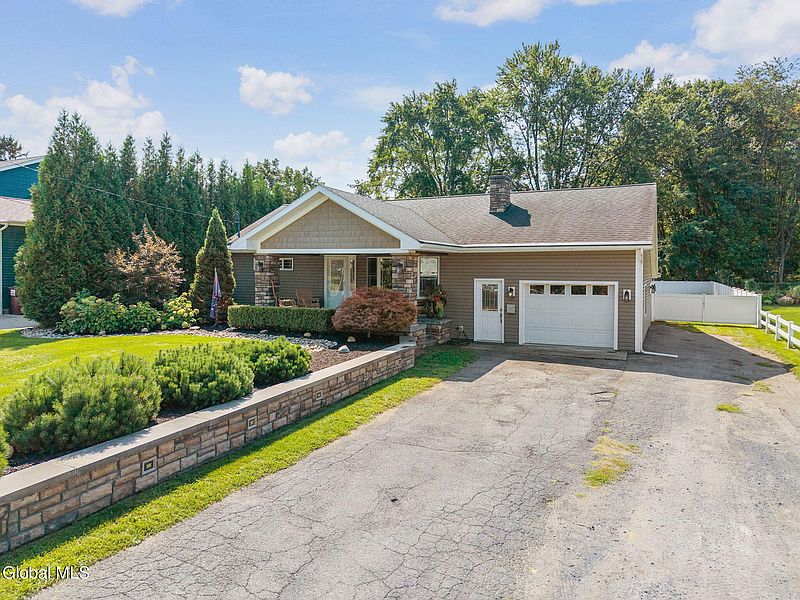 4th image of 6 Brentwood Lane