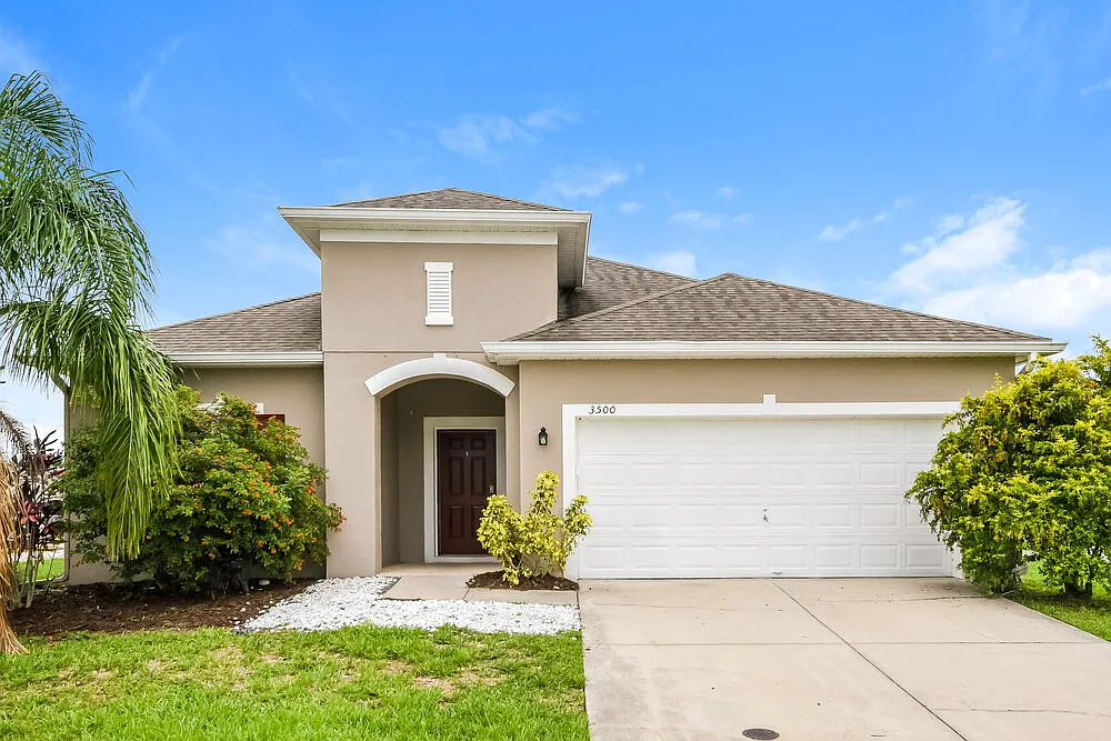4 bed, 2.0 bath, 1859 sqft, $2,115 — Photo 1