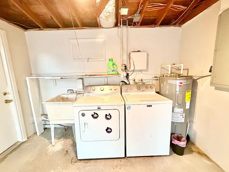 Chesswood Dr — Photo 10