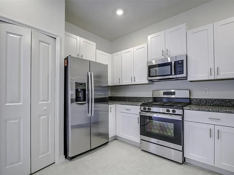 8240 Corner Pine Way — Photo 4