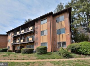 10026 Mosby Woods Dr APT 330, Fairfax, VA 22030
