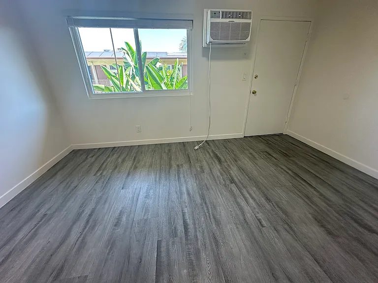 The Reef Apartments — Photo 9