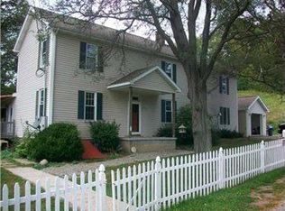 389 Fenneltown Rd, New Alexandria, PA 15670