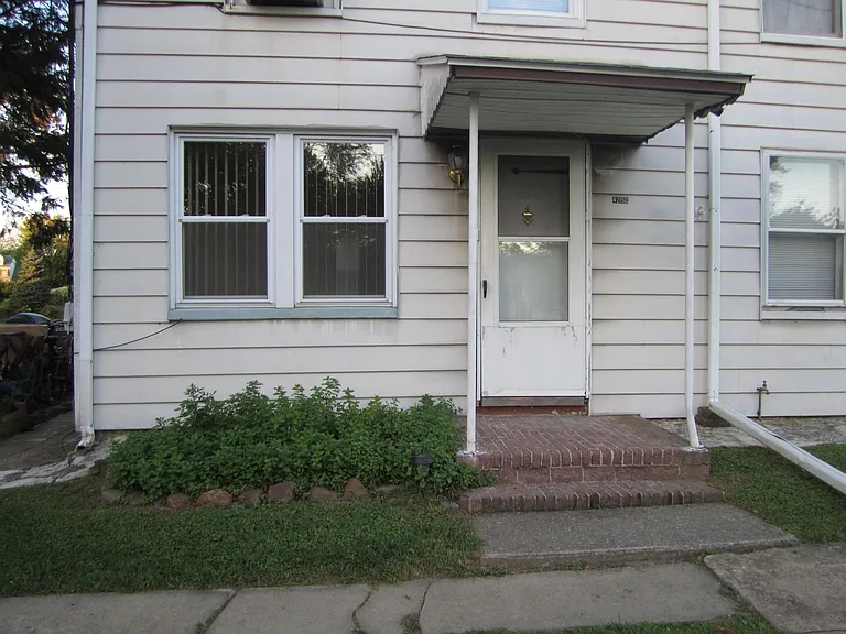 4215 Sullivan Trl #C — Photo 1