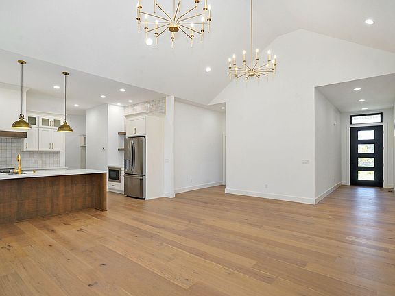 3rd image of 1688 E Cobblestone Drive