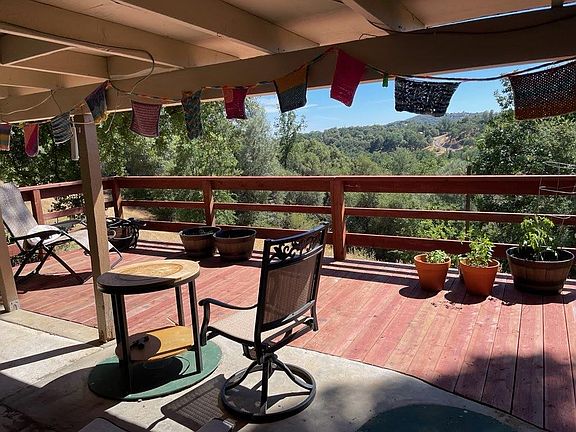 Shared front deck
