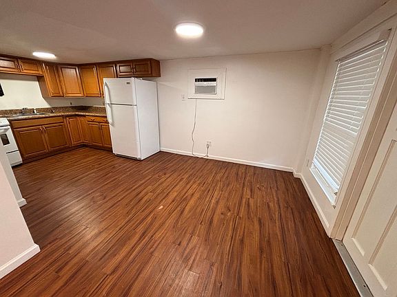 5th image of 111 Cedar St #A