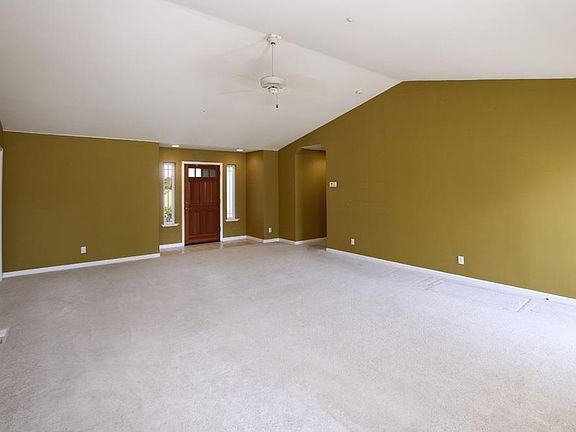 4th image of 13200 Heritage Cir