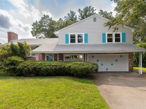 20 Connolly St, Randolph, MA 02368