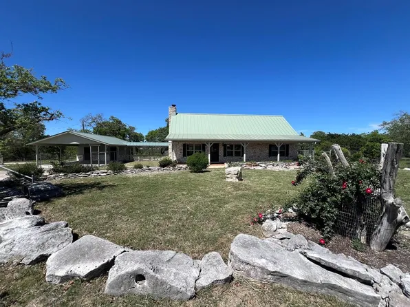 173 Bearskin Trl, Kerrville, TX 78028