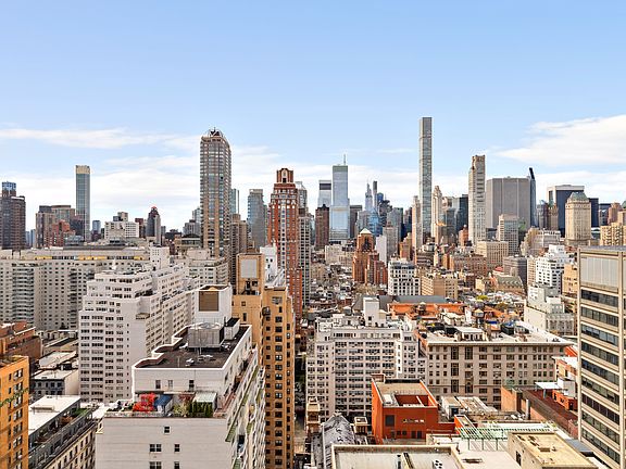5th image of 931 Lexington Ave #27K