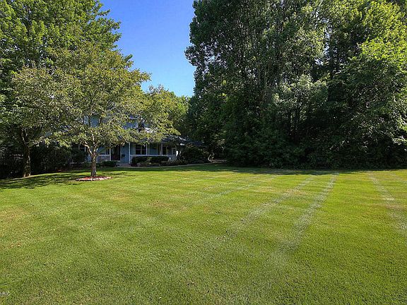 3rd image of 7940 Crestview Dr NE