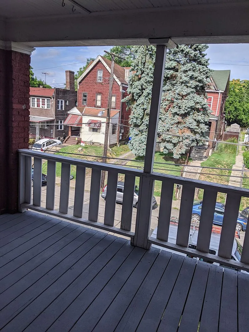 South Oakland Large and renovated 3 bedroom apartment Must SEE! — Photo 2