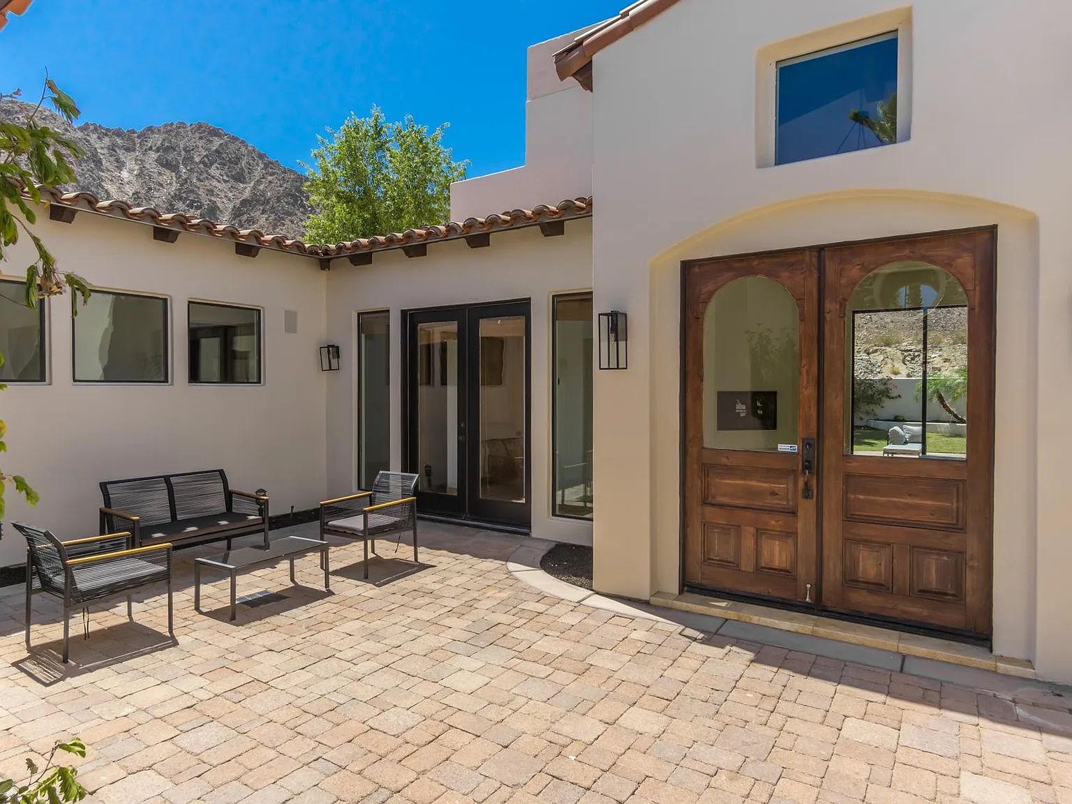 4 bed, 4100 sqft, $5,000 — Photo 3