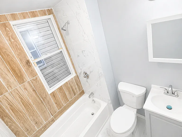 369 S 19th St #1 — Photo 8