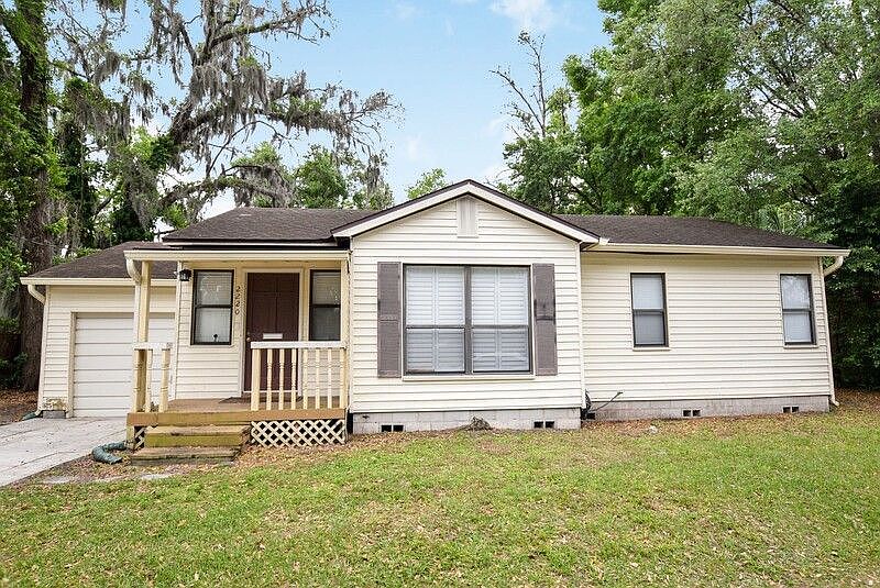 1st image of 2220 Corrine Dr