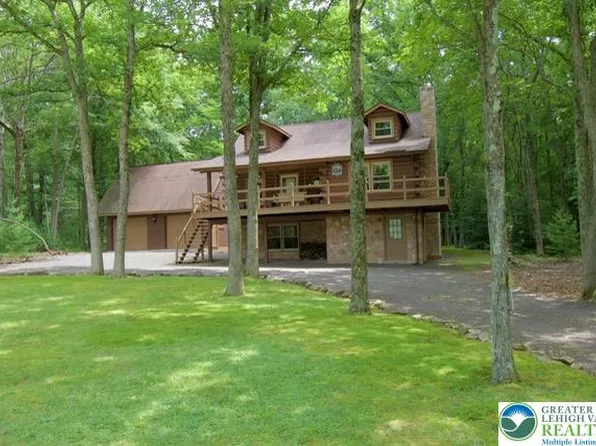 56 Bear Creek Lake Dr, Jim Thorpe, PA 18229