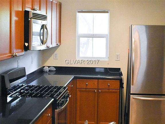 5th image of 10638 W Gilmore Ave