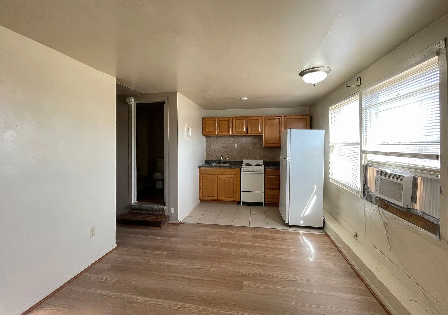 1521 W 4th Ave — Photo 3