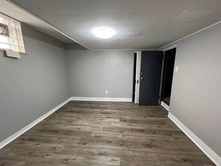 1518 McFarland — Photo 4
