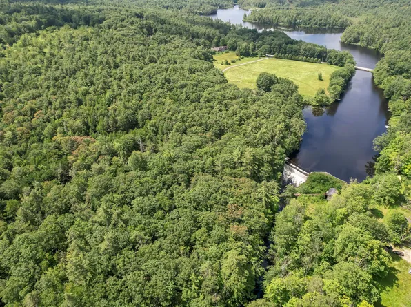 94 River Road, New Ipswich, NH 03071