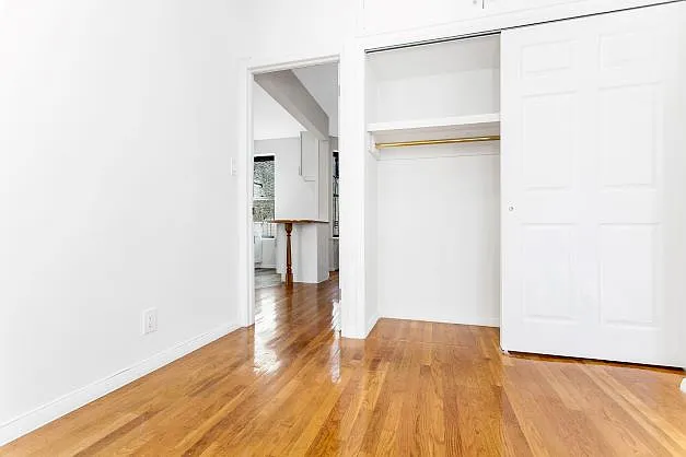 542 E 82nd St #7 — Photo 4