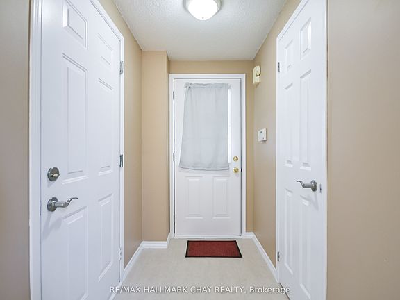 3rd image of 17 Srigley St