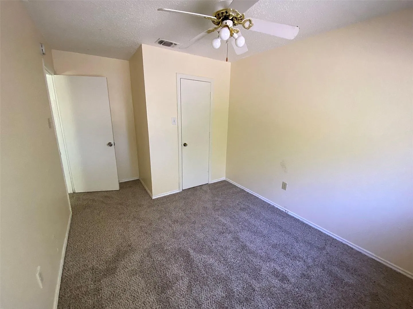 Coming Soon 3 bed 2 bath w/2 car garage — Photo 3