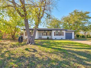 126 Windsor Rd, Chickasha, OK 73018