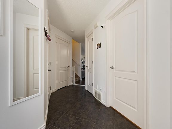 4th image of 17104 7a Ave SW