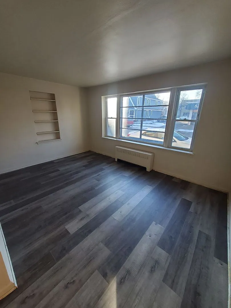 825 Wisconsin Ave - 6 Unit — Photo 1