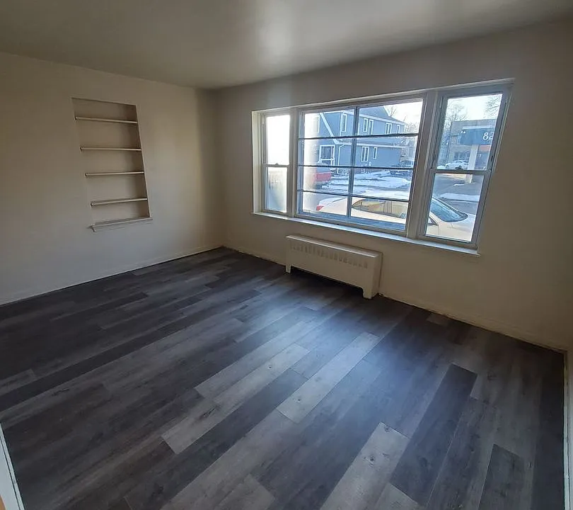 825 Wisconsin Ave - 6 Unit