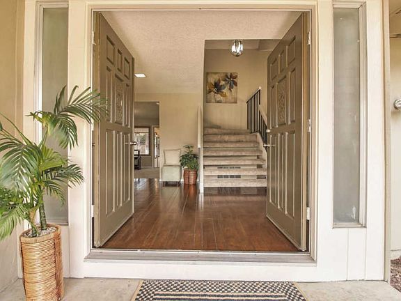 3rd image of 4928 Gentian Ct